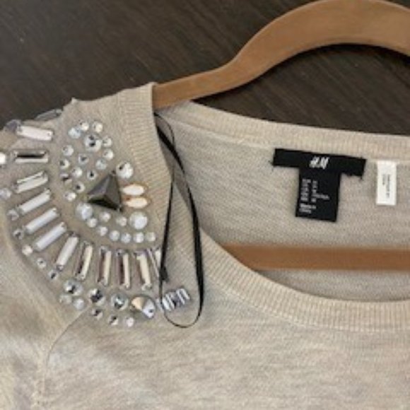 H&M Sweater - Picture 2 of 2